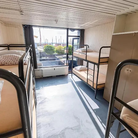 De Watersport Groepsaccommodatie - 50 Pers Ferienhaus