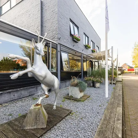 De Watersport Groepsaccommodatie - 50 Pers Kaag