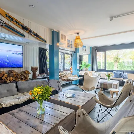 Ferienhaus De Watersport Groepsaccommodatie - 50 Pers *