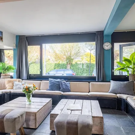 De Watersport Groepsaccommodatie - 50 Pers Ferienhaus
