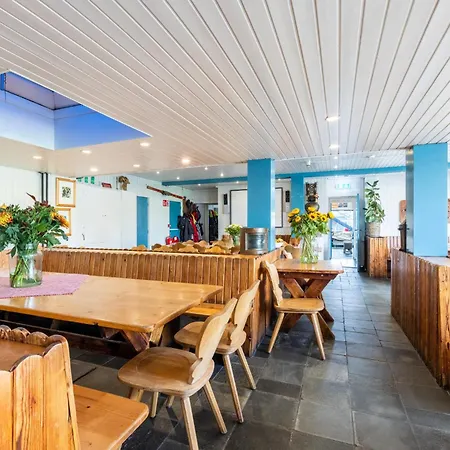 De Watersport Groepsaccommodatie - 50 Pers Ferienhaus