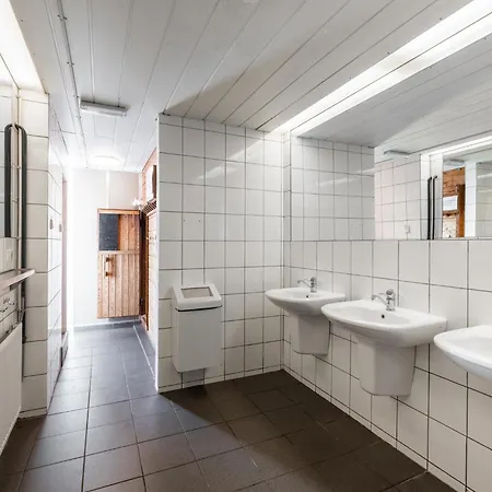 Ferienhaus De Watersport Groepsaccommodatie - 50 Pers *