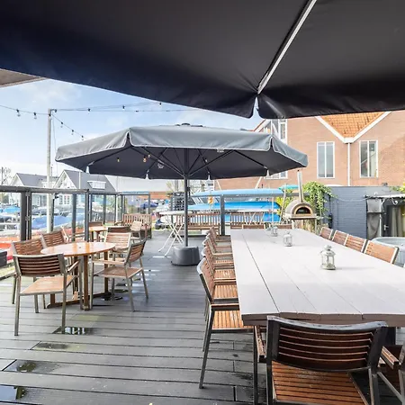 Ferienhaus De Watersport Groepsaccommodatie - 50 Pers