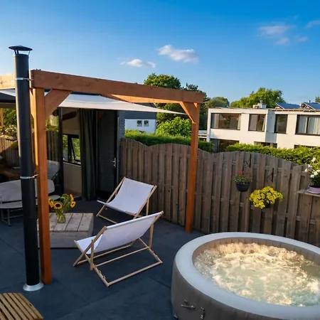 Ferienhaus De Watersport Groepsaccommodatie - 50 Pers