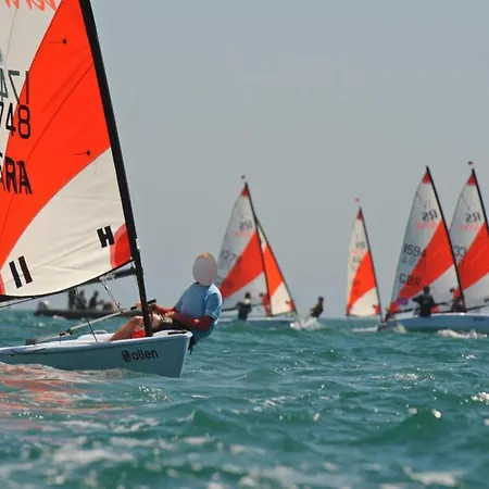 De Watersport Groepsaccommodatie - 50 Pers