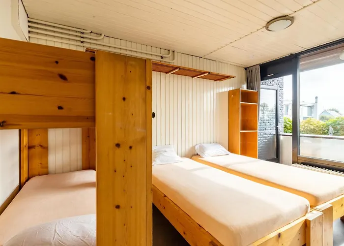 De Watersport Groepsaccommodatie - 50 Pers *