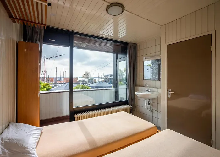 De Watersport Groepsaccommodatie - 50 Pers Tatil Evi