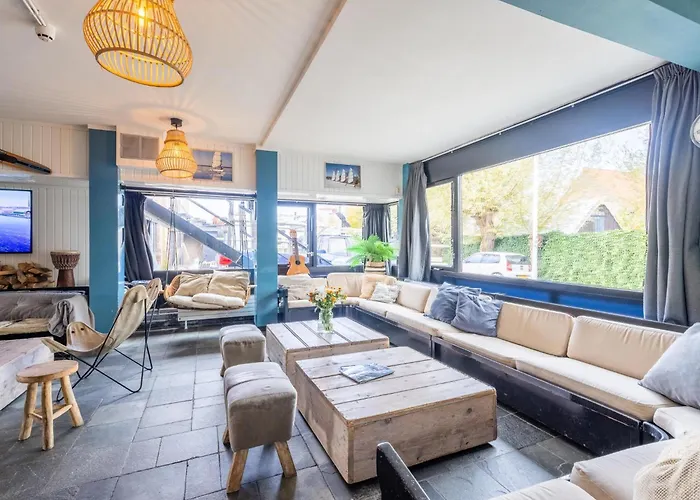 De Watersport Groepsaccommodatie - 50 Pers * Kaag