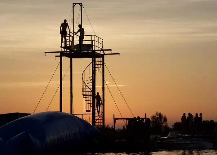 De Watersport Groepsaccommodatie - 50 Pers * Kaag