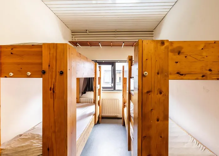 De Watersport Groepsaccommodatie - 50 Pers Holiday home *