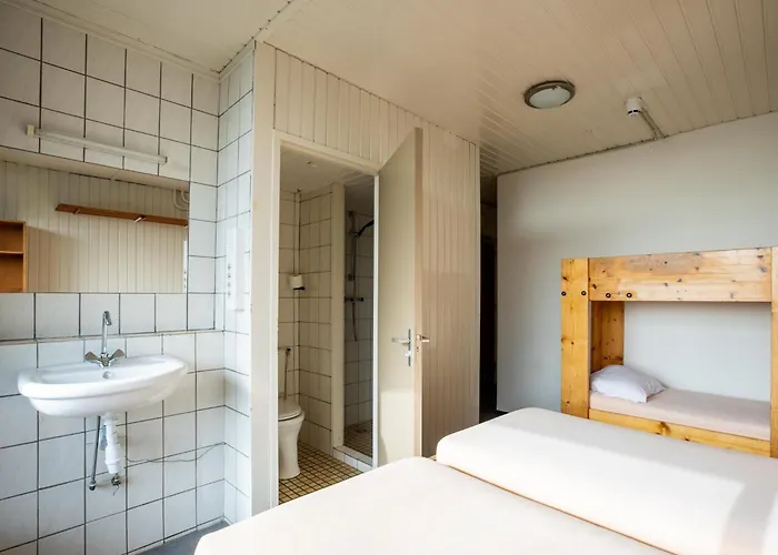 De Watersport Groepsaccommodatie - 50 Pers * Kaag